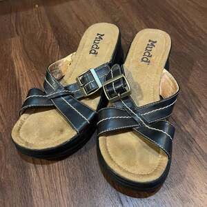 Mudd Ballad Black Platform Buckle Slide Sandals Size 9M